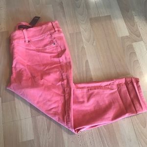 NWT Torrid Pink Cropped Jegging